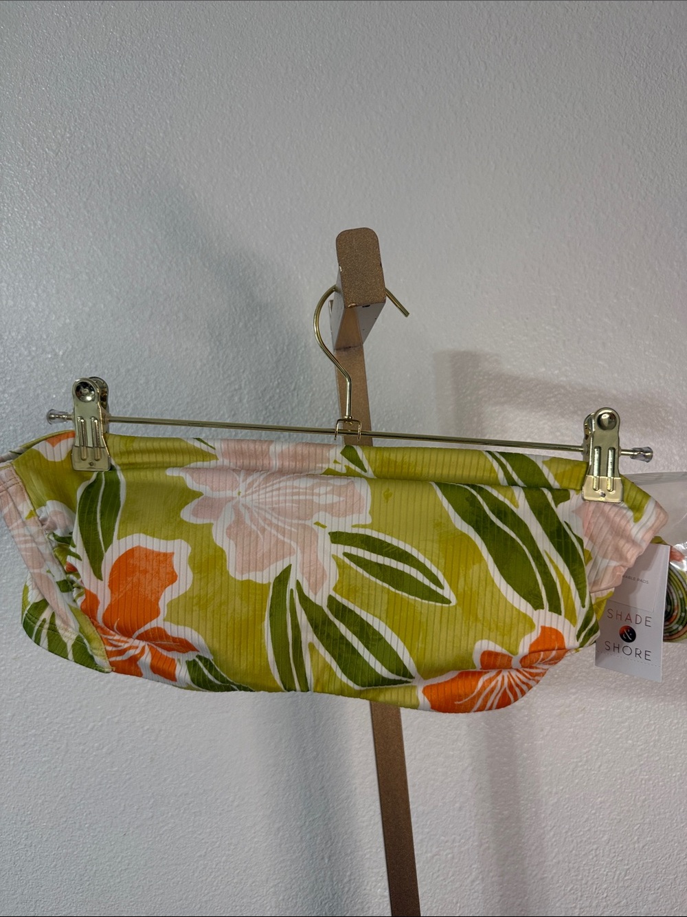 Shade & ShoreA Green Floral Bikini Top- size 14- NWT- removable straps included